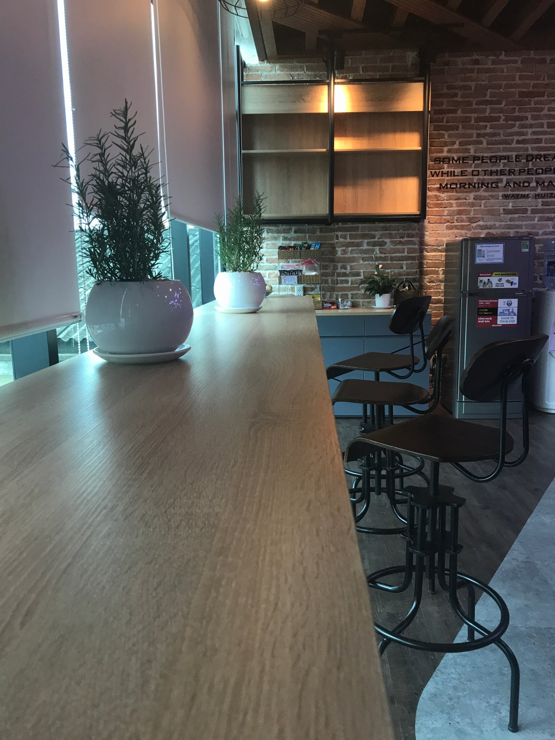 Môt góc cửa sổ khác